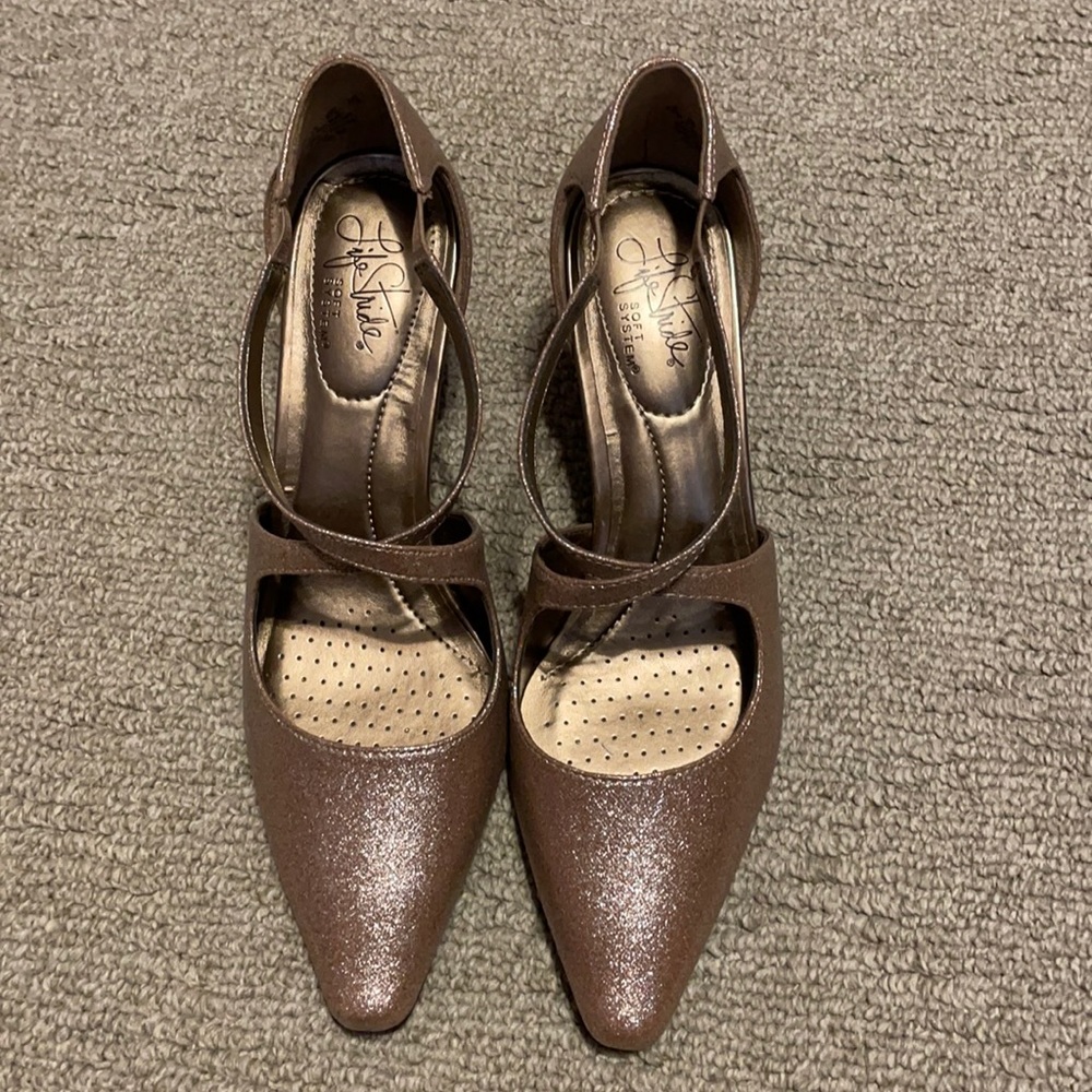 New Life Stride Kalika Champagne Pump 7.5